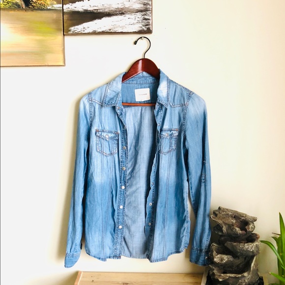 ⭐️5/$25 | FOREVER 21 | Denim Long-sleeve Button-up - Picture 2 of 4